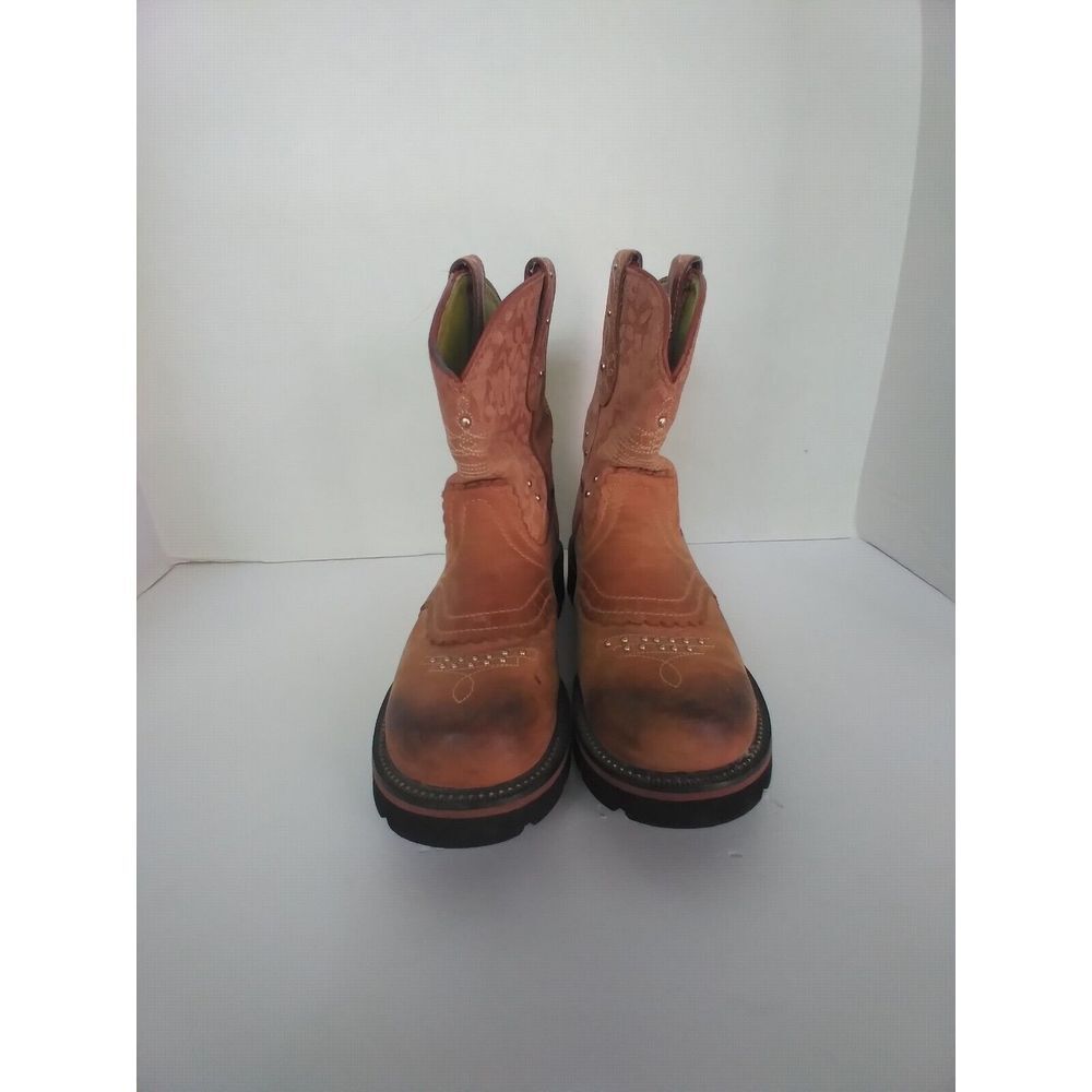 Western Style Leather Cowboy Boots With Decorative Stitching And Rugged Sole